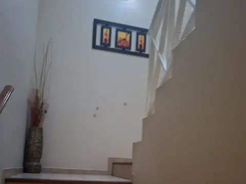 Depto Tipo Casa en Venta de 5 ambientes