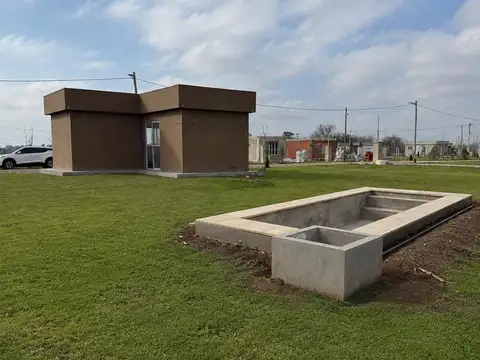 Lote en venta de 250m2 con vivienda en Barrio Estilo Campo, Ezeiza.