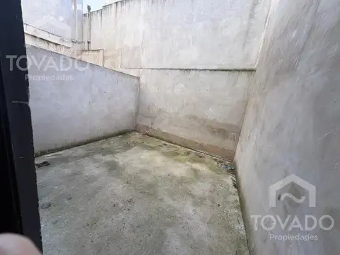 GRAN OPORTUNIDAD GALPÓN O DEPÓSITO EN FLORES COMERCIAL
