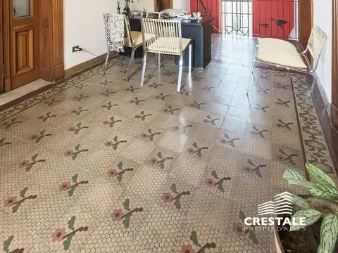 Casa 10 ambientes con 3 baños