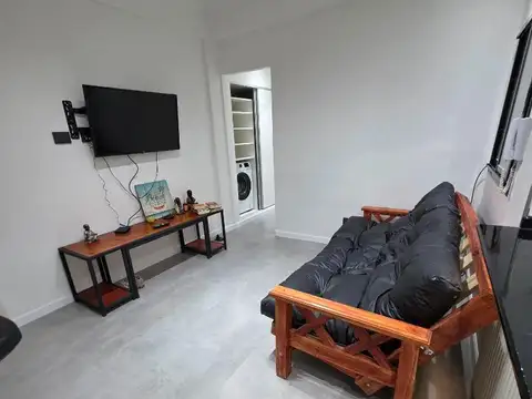 Avenida Escalada 100, Piso 2