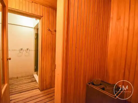 Casa 7 ambientes con 5 baños