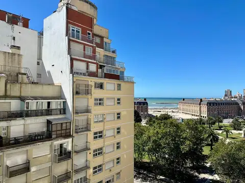 VENTA departamento 2 ambientes con dependencia y vista lateral al mar - Plaza Colón, Mar del Plata