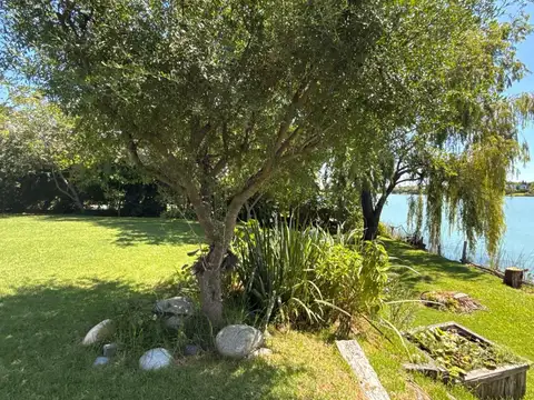 Casa 6 ambientes con 4 baños