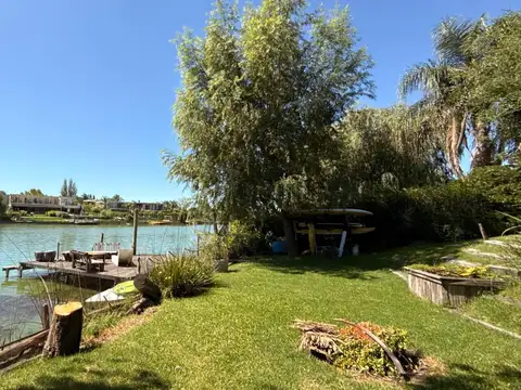 Casa a la laguna en venta en Barrio Santa Barbara, Tigre