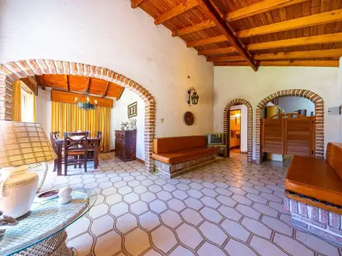 Casa 3 ambientes con 2 baños