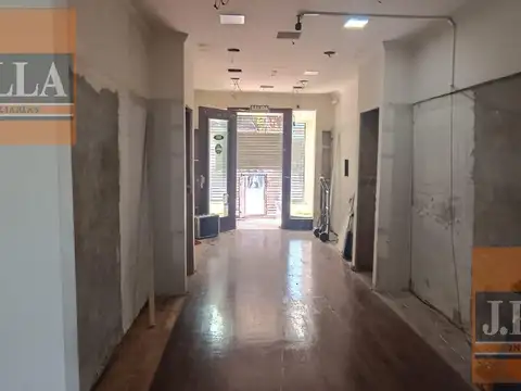 Local 30 m² con Opción a 79 m² - s/ Peatonal Arieta - S.Justo (Ctro)