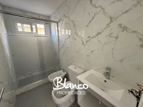 Departamento en Alquiler con 1 cocheras