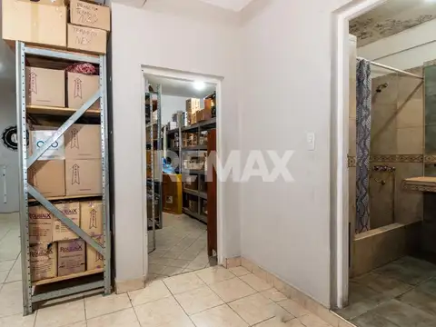 Casa 8 ambientes con 3 baños