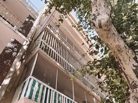 Departamento con balcón terraza!
