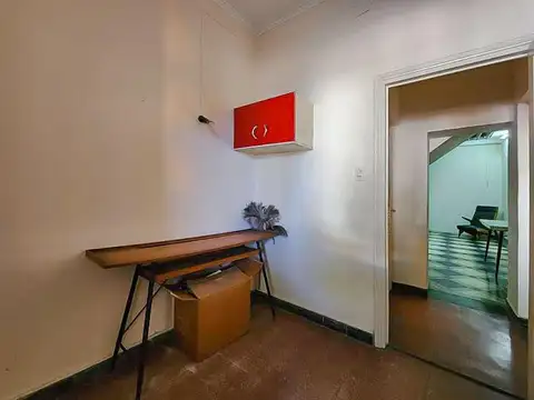 Casa 6 ambientes con 2 baños
