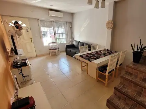 Depto Tipo Casa en Venta con 1 cocheras