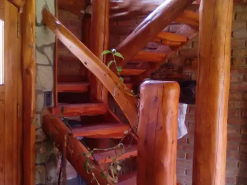 Casa 7 ambientes con 2 baños