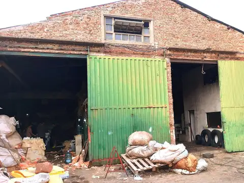 OPORTUNIDAD!! Anticipo y CUOTAS!! Galpón con Oficinas 384m2 Excelente Ubicación , Avellaneda-Venta.