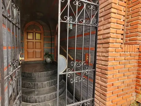 Casa en Venta con 7 cocheras