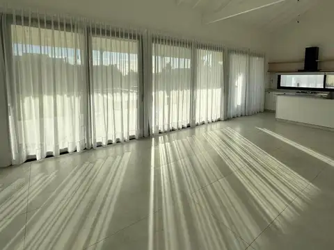 Casa en Venta en San Sebastian, USD 230.000