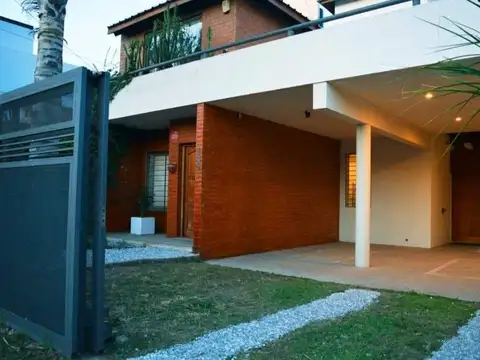 Casa 5 ambientes con 2 baños