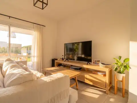 Casa de 4 ambientes con pileta en Pilar del Este
