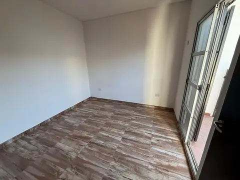 Departamento en Alquiler en Isidro Casanova, $ 350.000