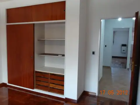 triplex 4 ambientes en alquiler anual Villa Adelina