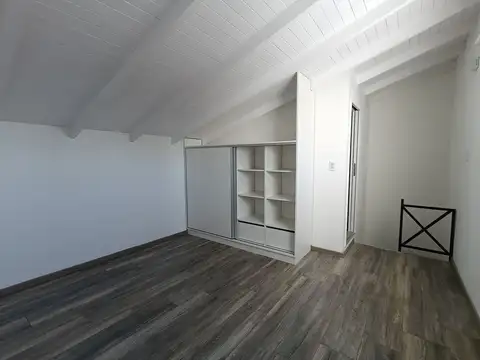 Depto Tipo Casa en Venta en El Palomar, USD 87.000
