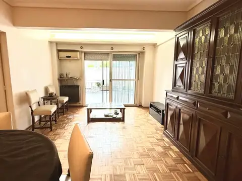 Departamento 3 ambientes c/ dependencia, gran patio y cochera