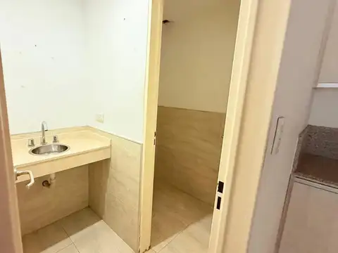 Oficina 2 ambientes con 1 baño