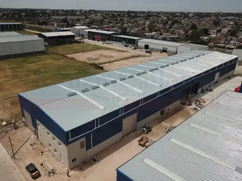NAVE DE 1400 M² A ESTRENAR EN ALQUILER EN EBAPI