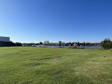 Terreno en Venta en Barbarita, USD 1.000.000