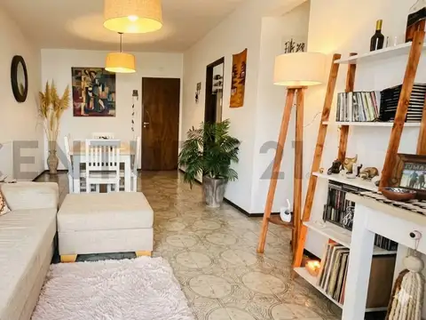 VENTA DEPARTAMENTO 3 AMBIENTES, CON COCHERA A 150 METROS DEL MAR ,EN PARQUE LURO, APTO CREDITO
