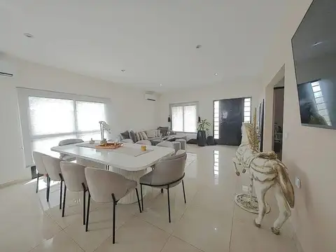 Casa 3 ambientes con 3 baños