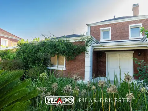 Casa  en Venta 5 ambientes 215 ubicado en Los Jazmines, Pilar Pilar del Este
