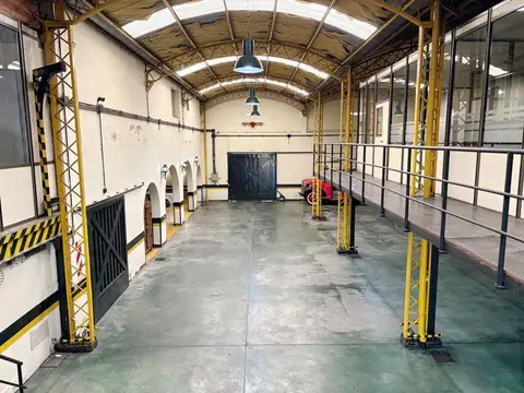 VENTA DEPOSITO INDUSTRIAL CON OFICINAS