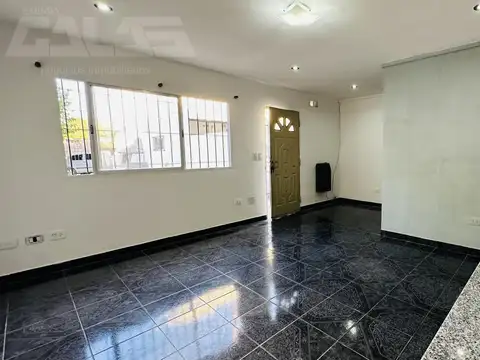 Depto Tipo Casa en Alquiler de 1 dormitorio