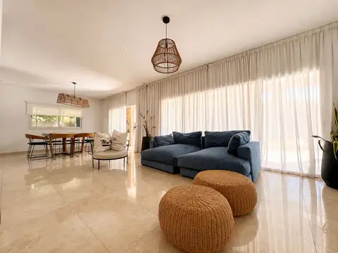 Casa en Venta en San Carlos Country Club, USD 370.000