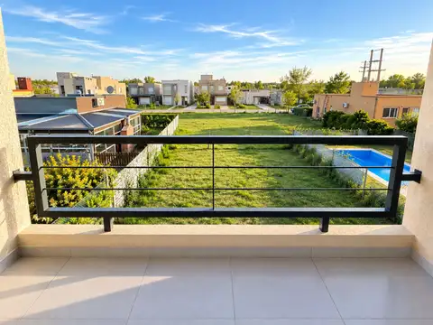 VENTA CASA 4 AMBIENTES BARRIO LAGUNA AZUL