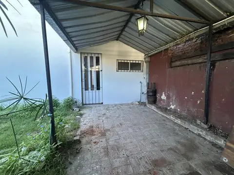 Casa en Alquiler con 1 cochera