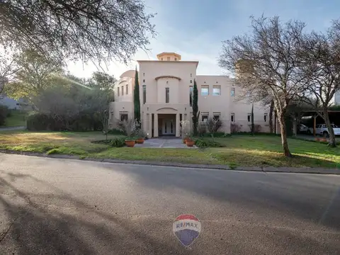 Casa en Venta en El Bosque, USD 650.000