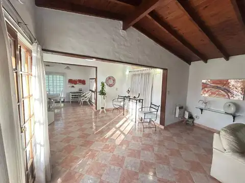 Casa en Venta en Countries y Barrios Cerrados en Berazategui, USD 150.000
