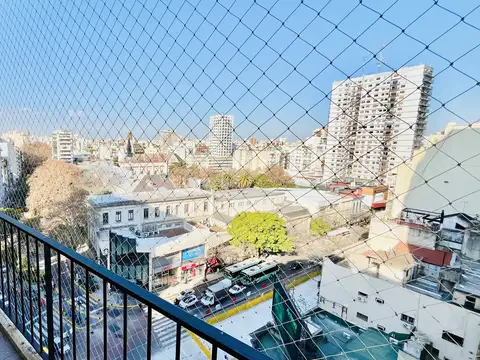 "EXCELENTE UBICACION" AV. RIVADAVIA 4500, HERMOSO 3 AMB. C/BALCON AL FRENTE, VISTA PANORAMICA