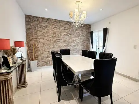 Casa en Venta en Villa del Parque, USD 249.000