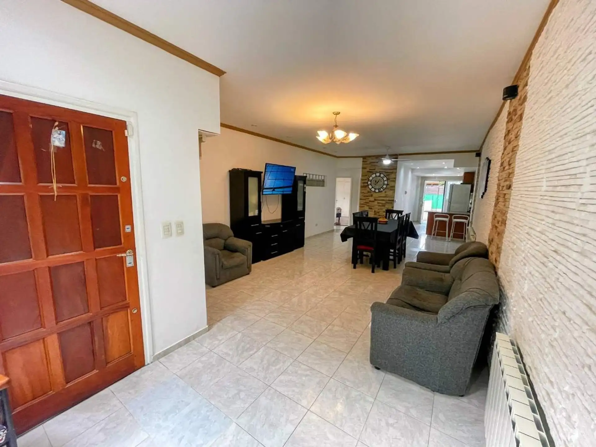 Casa 4 ambientes con departamento 2 amb, 396m² en Punta Mogotes