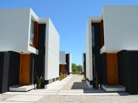Depto Tipo Casa en Venta en City Bell, USD 230.000