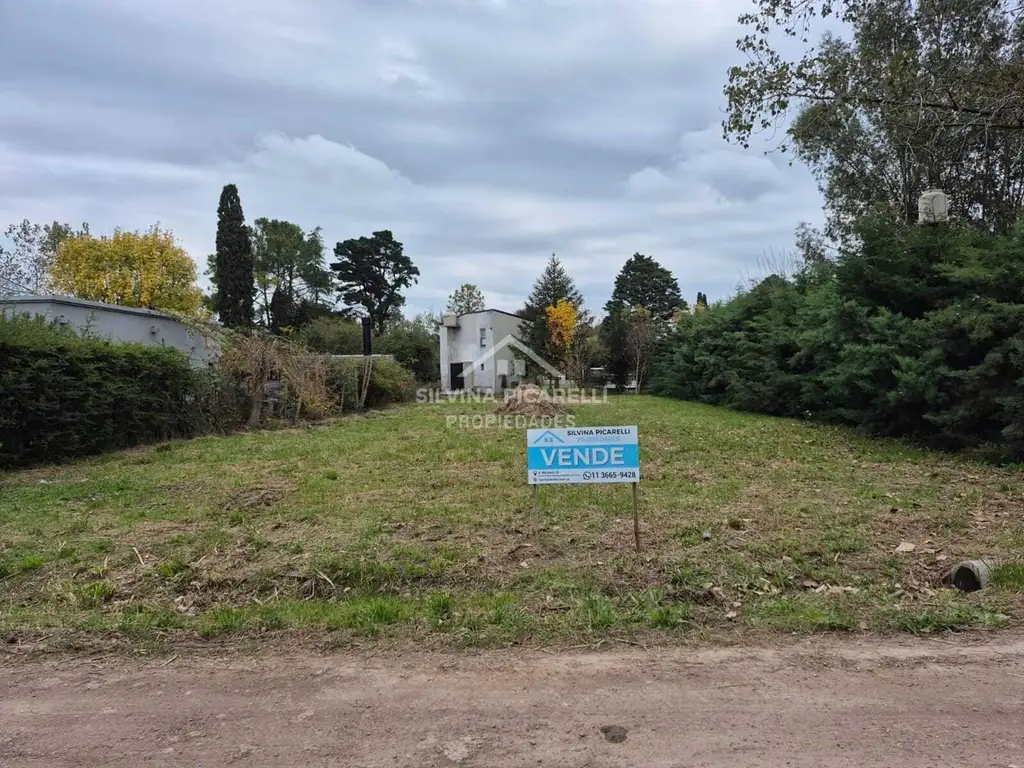 VENTA LOTE BARRIO PARQUE SAKURA CALLE MORENO Y M. GALVEZ 100