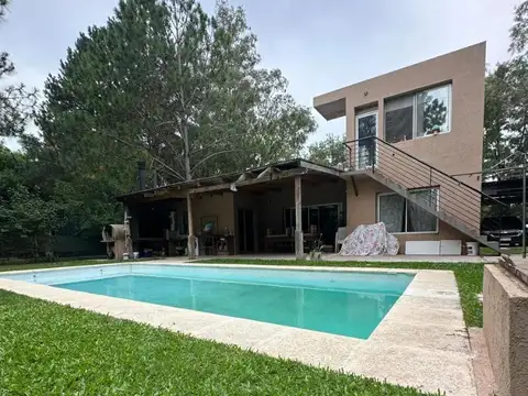 Casa 5 ambientes con 3 baños