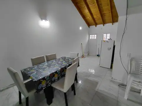 Casa 3 ambientes con 2 baños