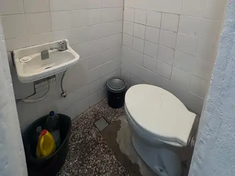 Local en Alquiler en Lanus Oeste, $ 300.000