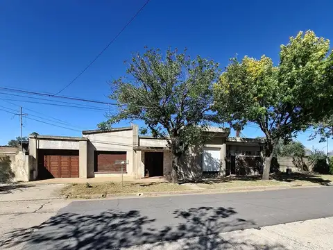 VENTA EXCELENTE 2 PROPIEDADES A RECICLAR EN CARMEN