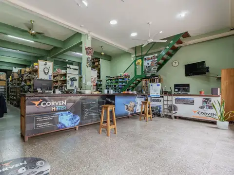Local en venta barrio Abasto 2 plantas monta cargas amplio luminoso oportunidad
