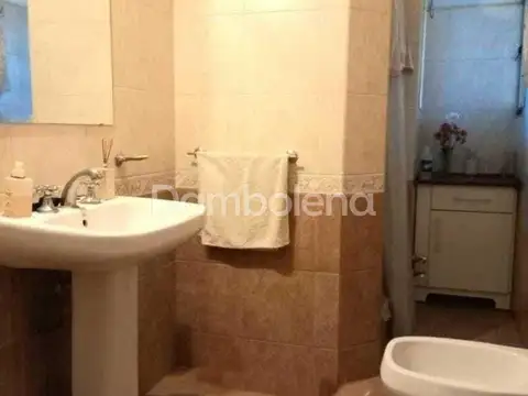 Depto Tipo Casa en Venta en Castelar, USD 125.000